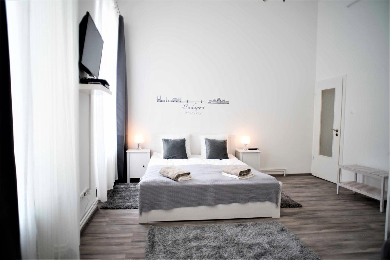 Castle Trees Apartment บูดาเปสต์ ภายนอก รูปภาพ