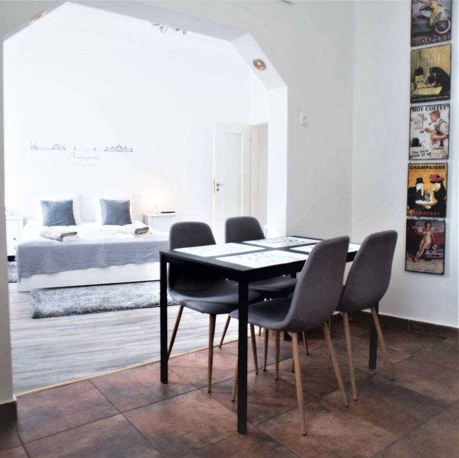 Castle Trees Apartment บูดาเปสต์ ภายนอก รูปภาพ