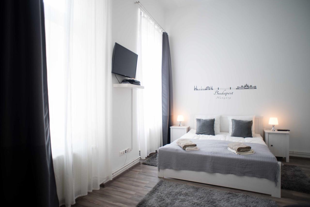 Castle Trees Apartment บูดาเปสต์ ภายนอก รูปภาพ