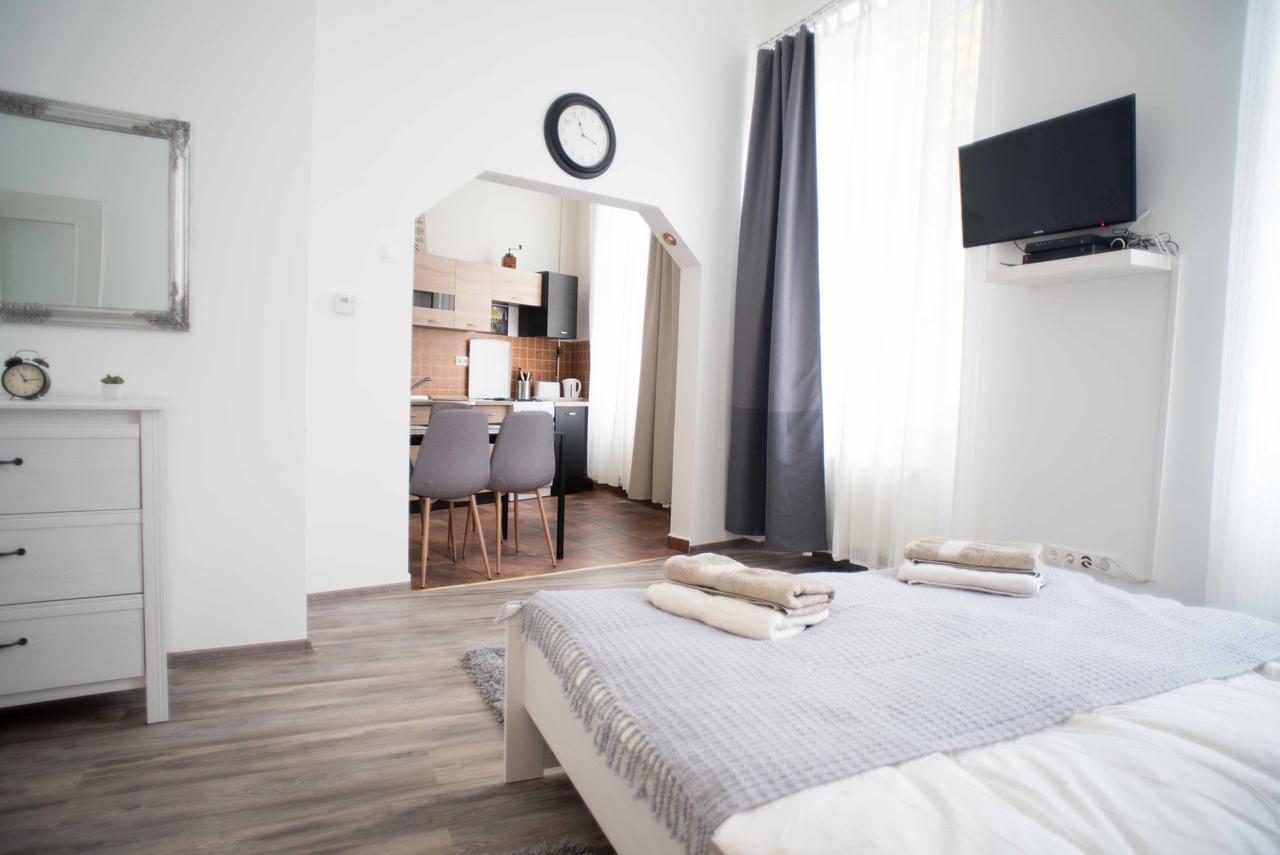 Castle Trees Apartment บูดาเปสต์ ภายนอก รูปภาพ